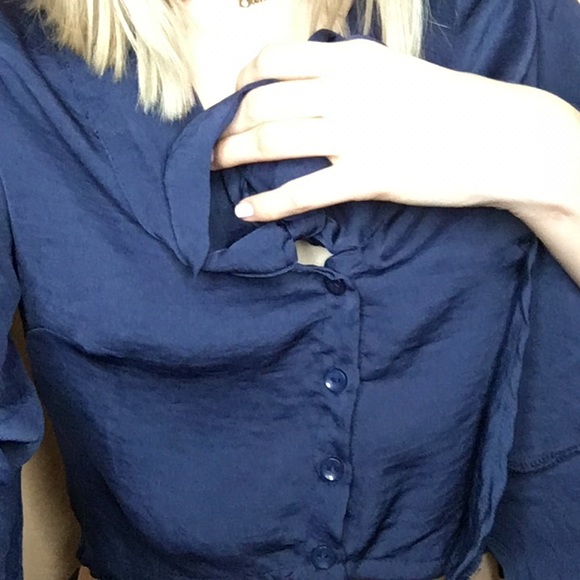 Deep Blue Crop Top❤️ - Picture 2 of 5